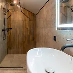 Comfort House Hotel *